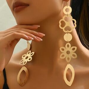 🔥🔥🆕Elegant Gold Dangle Earrings